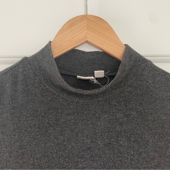 Gap charcoal sleeveless knit top XL - Picture 6 of 7